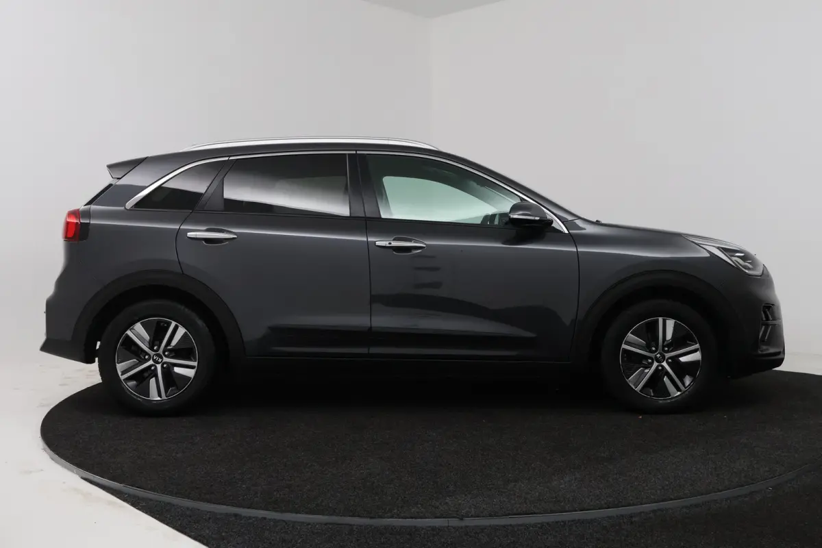 1.6 GDi Hybrid ExecutiveLine (STOEL/STUUR VERWARMING, CRUISE ADAPTIEF, CAMERA, NAVIGATIE)
