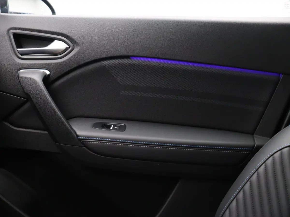 E-Tech full hybrid 160pk esprit Alpine | Elektrisch verstelbare bestuurderstoel | Stoel en stuurverwarming | Dodehoek detectie | Rondomzicht camera |