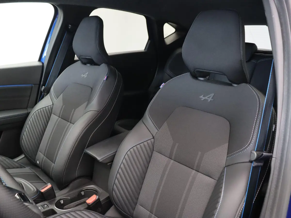 E-Tech full hybrid 160pk esprit Alpine | Elektrisch verstelbare bestuurderstoel | Stoel en stuurverwarming | Dodehoek detectie | Rondomzicht camera |
