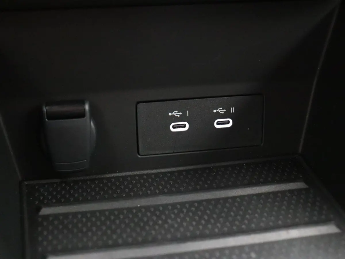 E-Tech full hybrid 160pk esprit Alpine | Elektrisch verstelbare bestuurderstoel | Stoel en stuurverwarming | Dodehoek detectie | Rondomzicht camera |