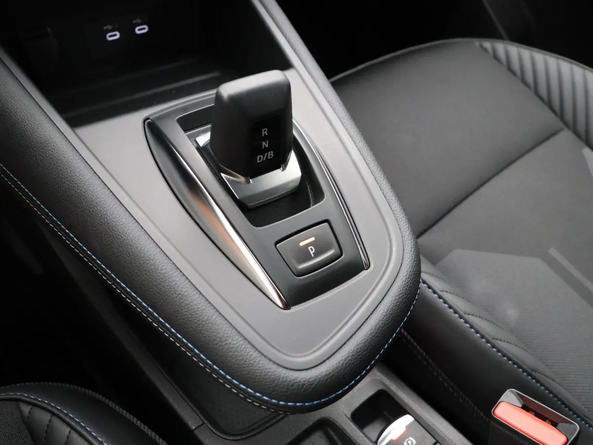 E-Tech full hybrid 160pk esprit Alpine | Elektrisch verstelbare bestuurderstoel | Stoel en stuurverwarming | Dodehoek detectie | Rondomzicht camera |