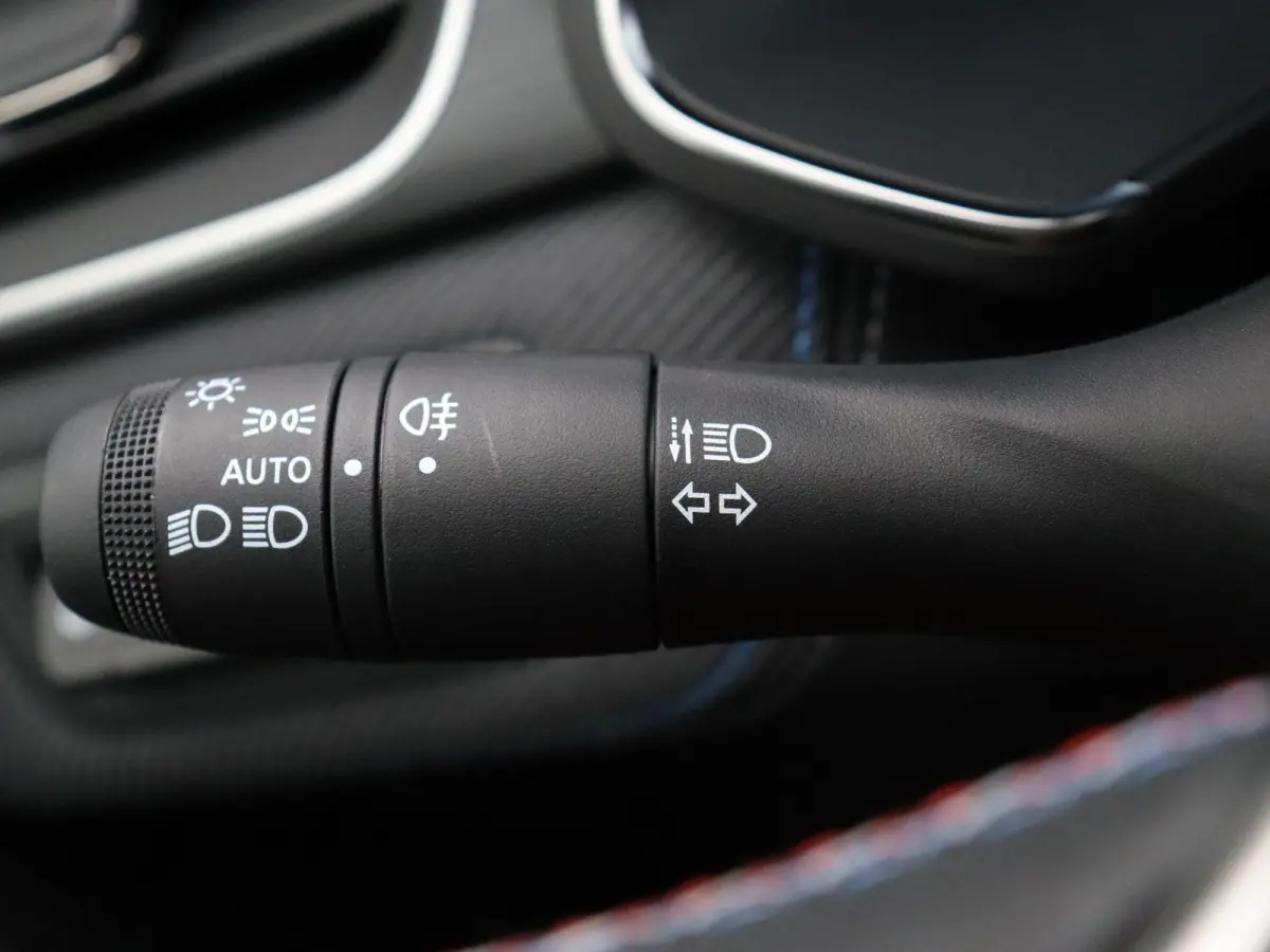 E-Tech full hybrid 160pk esprit Alpine | Elektrisch verstelbare bestuurderstoel | Stoel en stuurverwarming | Dodehoek detectie | Rondomzicht camera |
