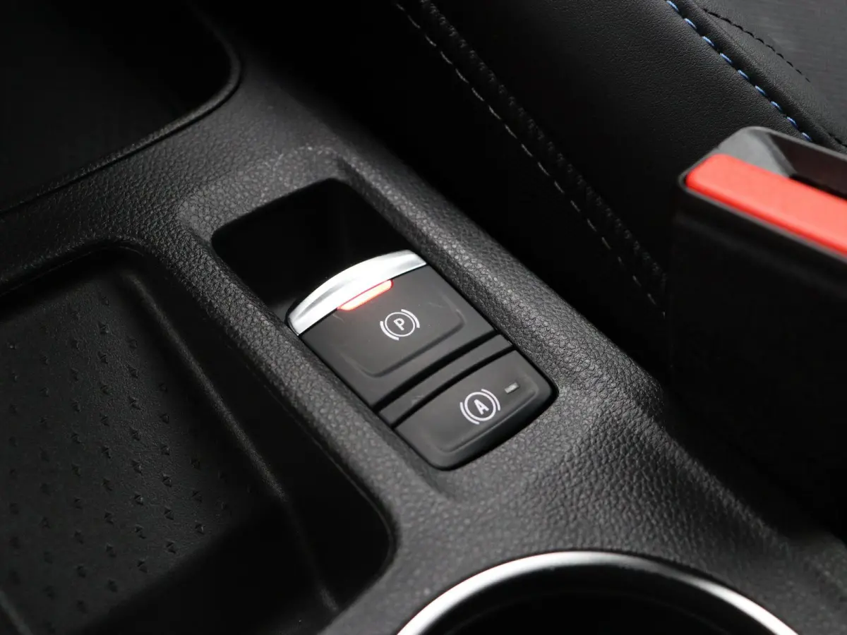 E-Tech full hybrid 160pk esprit Alpine | Elektrisch verstelbare bestuurderstoel | Stoel en stuurverwarming | Dodehoek detectie | Rondomzicht camera |