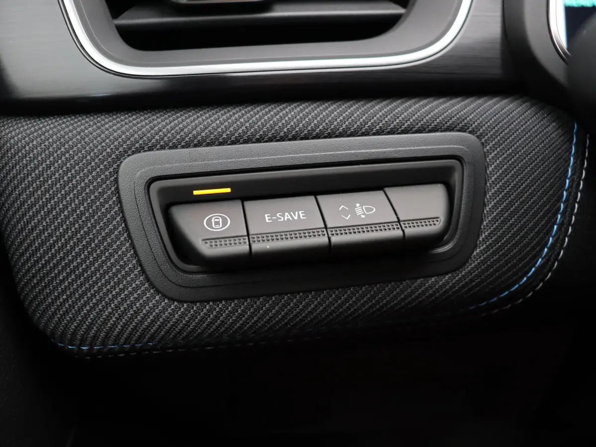 E-Tech full hybrid 160pk esprit Alpine | Elektrisch verstelbare bestuurderstoel | Stoel en stuurverwarming | Dodehoek detectie | Rondomzicht camera |