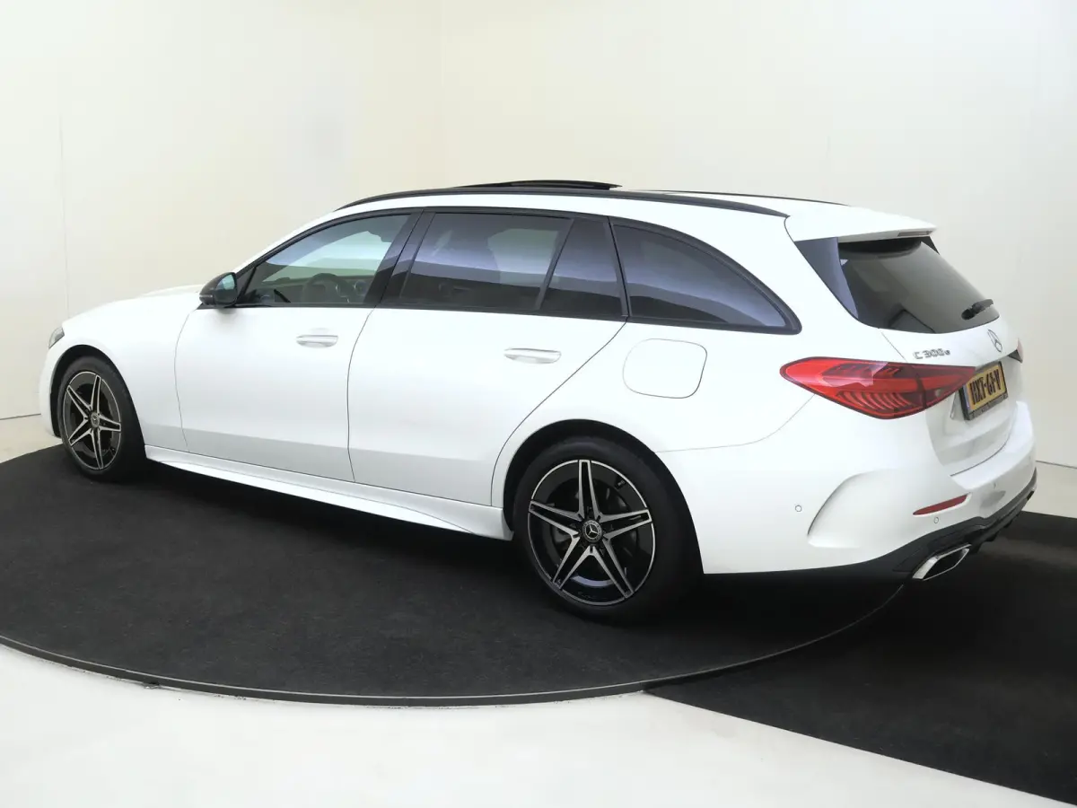 300 e Star Edition AMG Line / Memory-Stoelen / Night-Pakket / Panaromadak / Winterpakket / 360Graden-Camera /