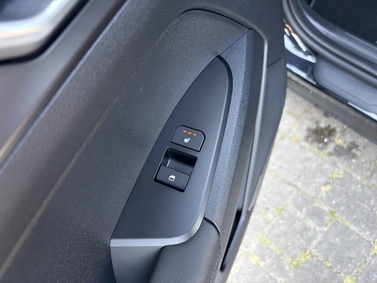 1.6 T-GDi Hybrid DynamicLine VAN: 47.690,- VOOR: 41.440,- UW HERFSTVOORDEEL: 6.250,-  PHEV NIEUWE AUTO! | 10jr FABR. GARANTIE KIA | ELECTR. ACHTERKLEP | DODEHOEK CENSOR | ELECTR. STOELEN | S