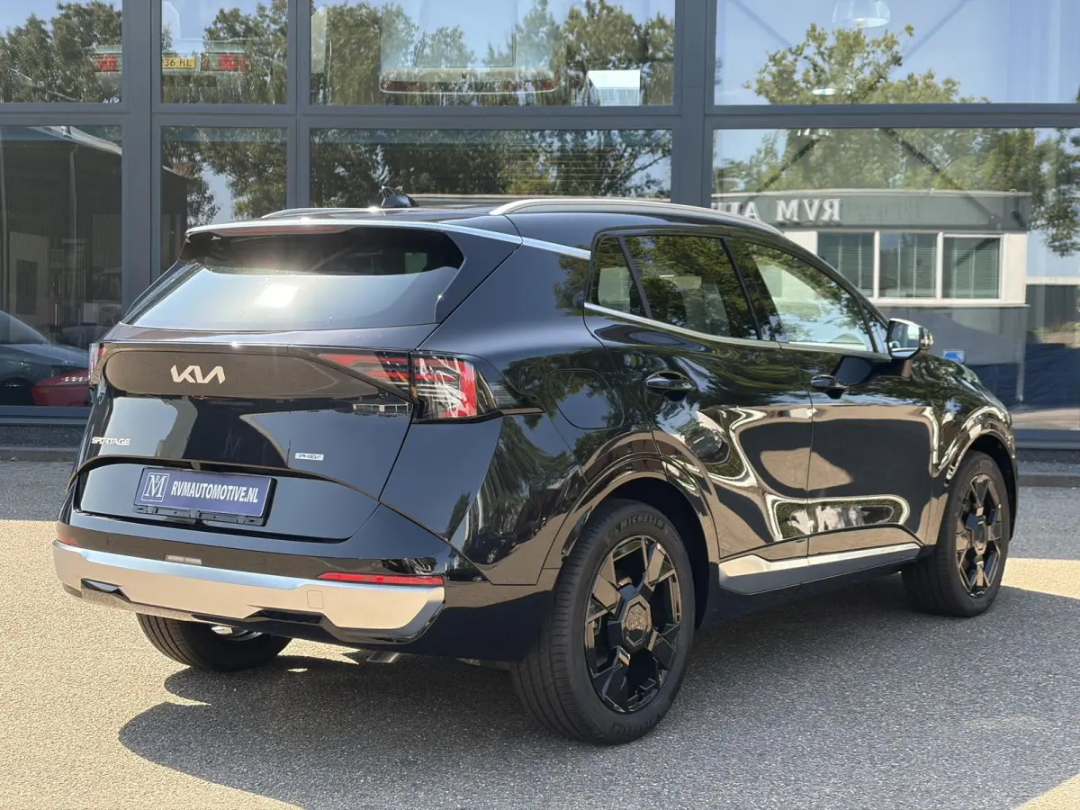1.6 T-GDi Hybrid DynamicLine VAN: 47.690,- VOOR: 41.440,- UW HERFSTVOORDEEL: 6.250,-  PHEV NIEUWE AUTO! | 10jr FABR. GARANTIE KIA | ELECTR. ACHTERKLEP | DODEHOEK CENSOR | ELECTR. STOELEN | S