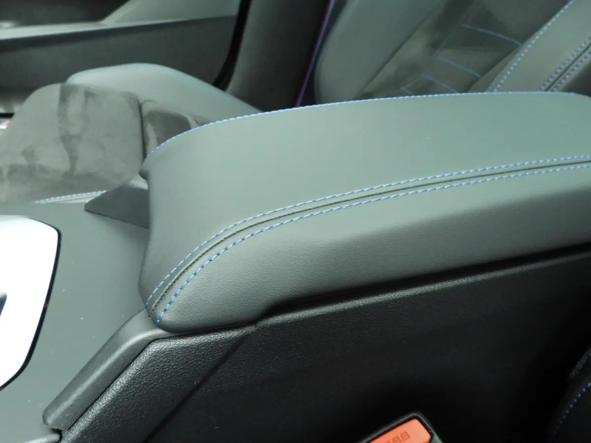 220 | M-Sportpakket | LED | Navigatie | Panoramadak | Stoelverwarming | Sportstoelen | DAB | Harman-kardon sound | Alu 19 inch