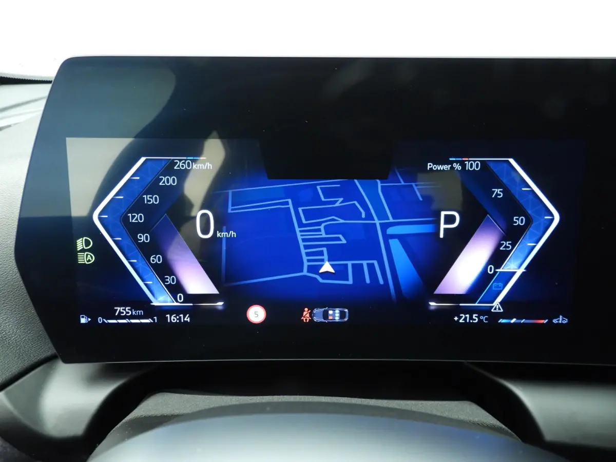 220 | M-Sportpakket | LED | Navigatie | Panoramadak | Stoelverwarming | Sportstoelen | DAB | Harman-kardon sound | Alu 19 inch