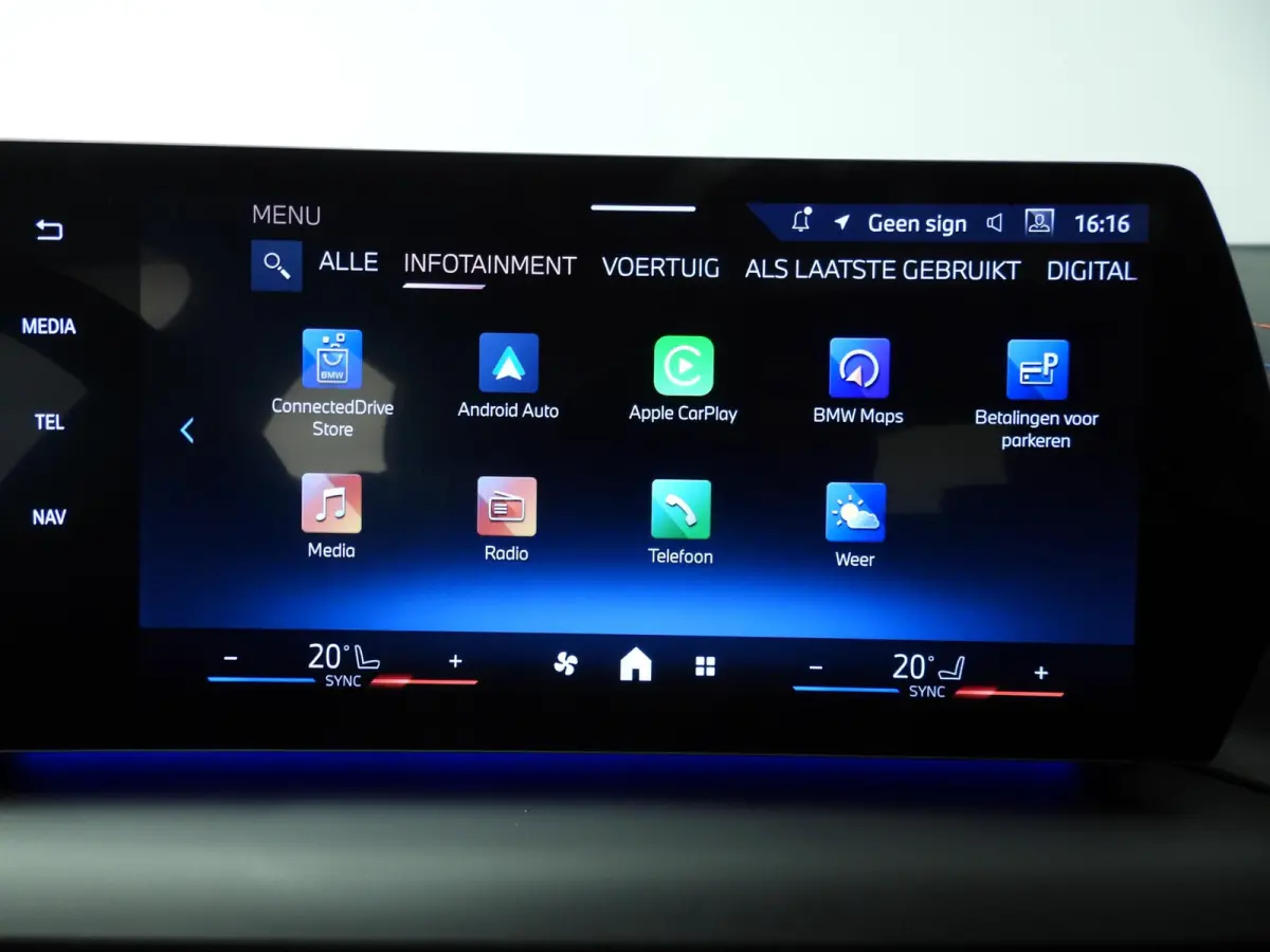 220 | M-Sportpakket | LED | Navigatie | Panoramadak | Stoelverwarming | Sportstoelen | DAB | Harman-kardon sound | Alu 19 inch