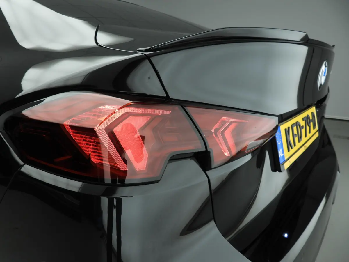 220 | M-Sportpakket | LED | Navigatie | Panoramadak | Stoelverwarming | Sportstoelen | DAB | Harman-kardon sound | Alu 19 inch
