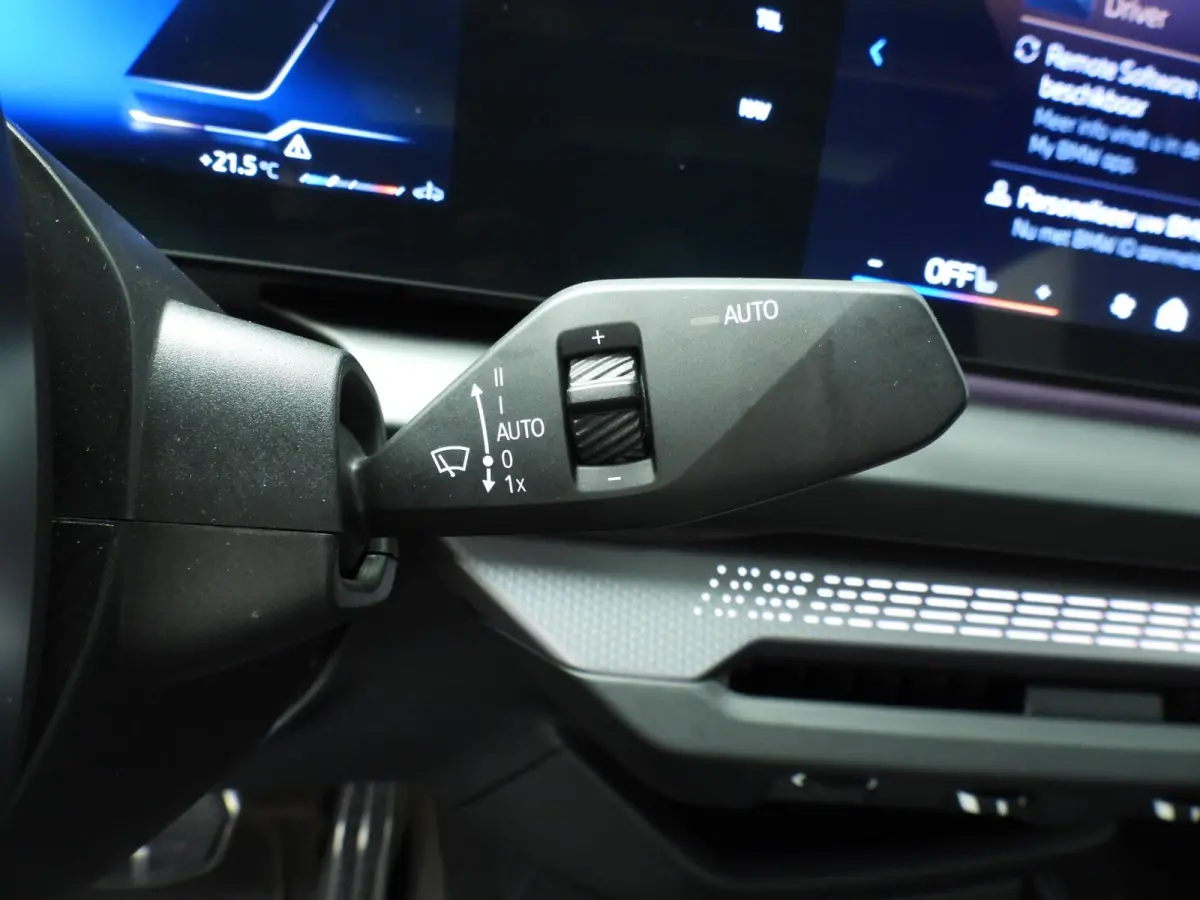 220 | M-Sportpakket | LED | Navigatie | Panoramadak | Stoelverwarming | Sportstoelen | DAB | Harman-kardon sound | Alu 19 inch