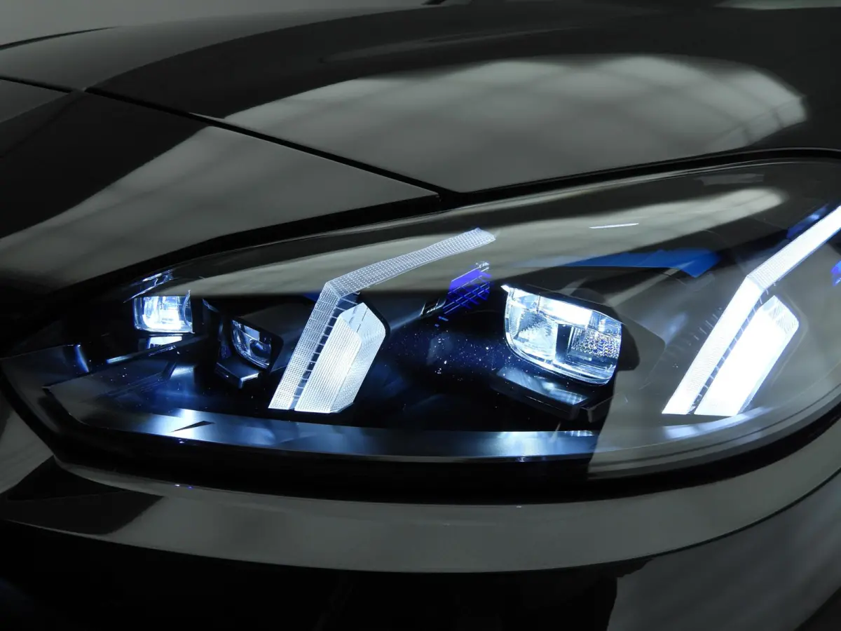 220 | M-Sportpakket | LED | Navigatie | Panoramadak | Stoelverwarming | Sportstoelen | DAB | Harman-kardon sound | Alu 19 inch