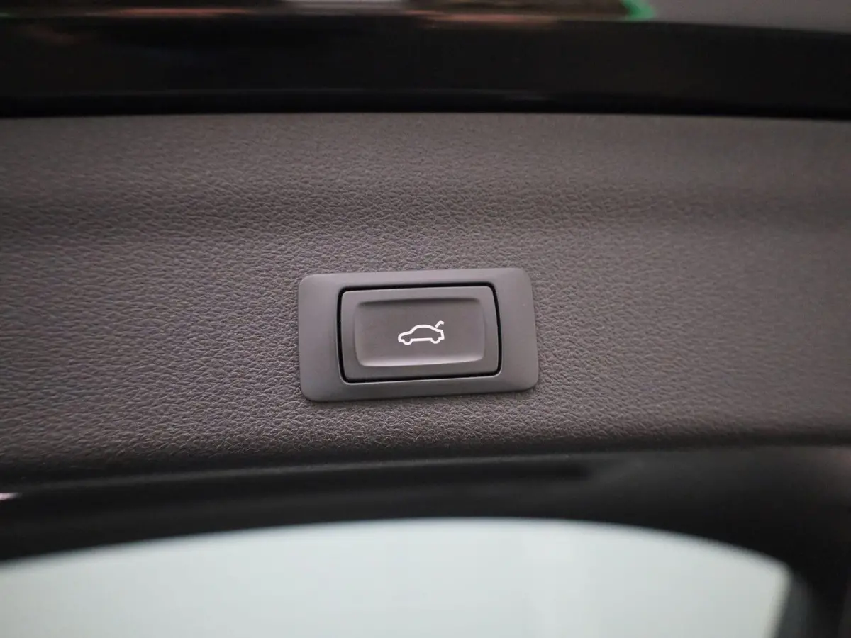 50 TFSI e quattro Advanced edition
