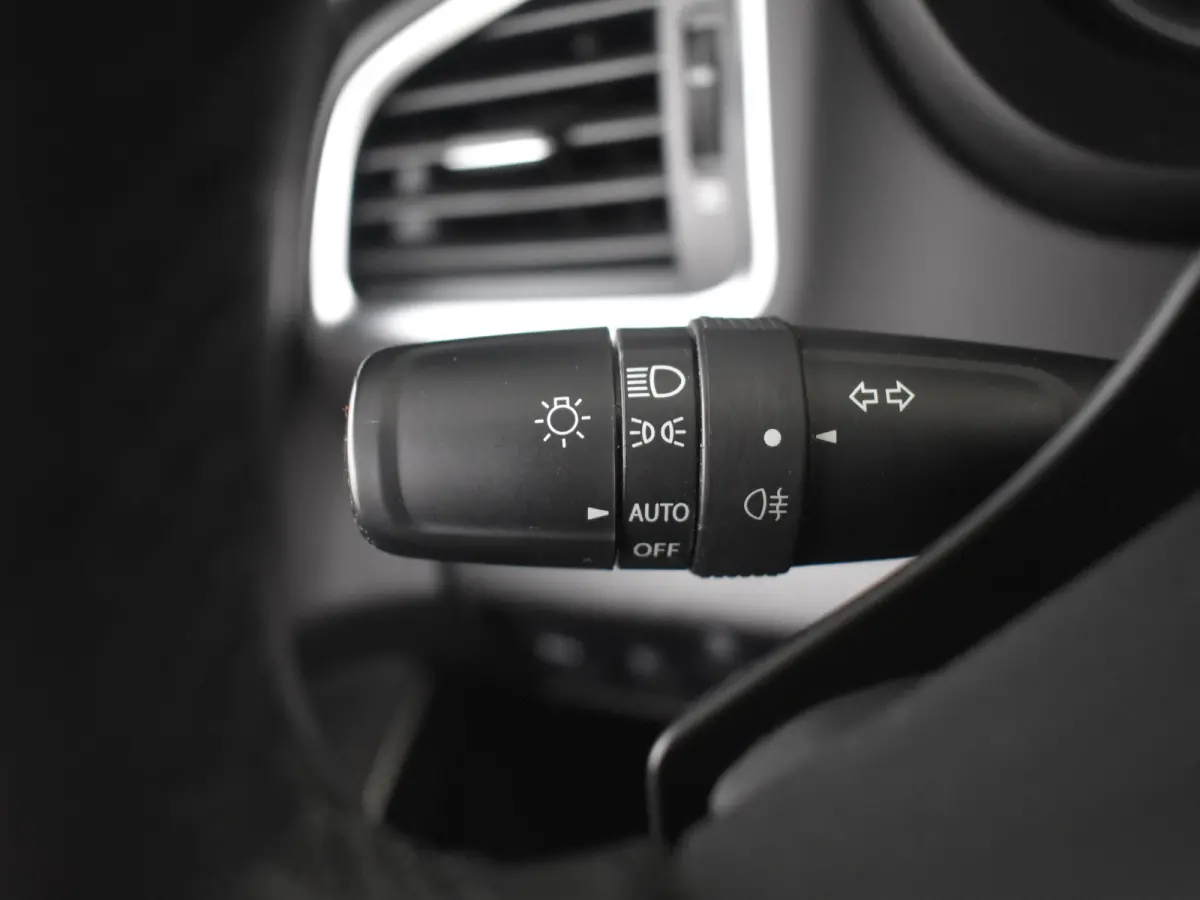 1.4 Boosterjet Style Smart Hybrid 130PK AUTO | 360gr Camera | Cruise control adapt | Stoelverw | App Connect | Climate control | Keyless | Dodehoek | NAVI | DAB | LED | 17"LMV