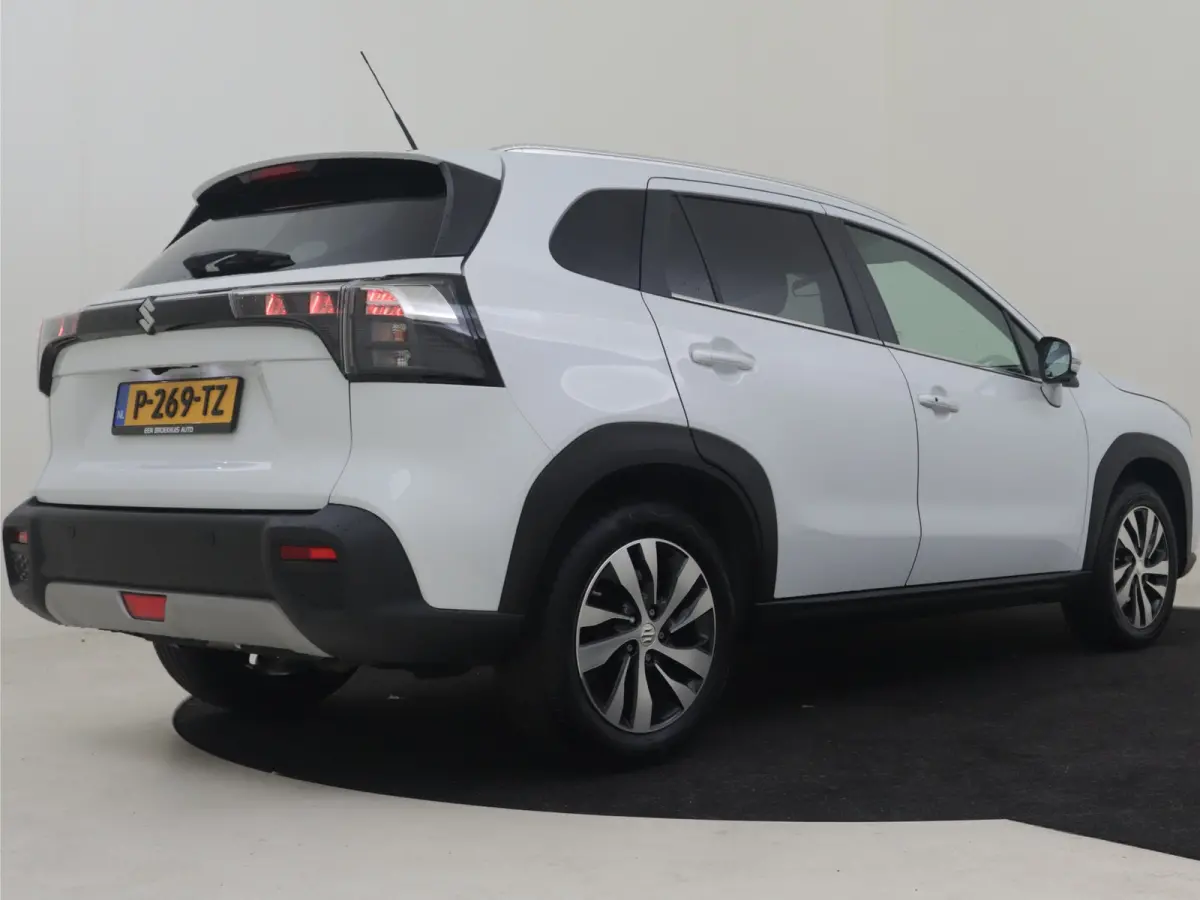 1.4 Boosterjet Style Smart Hybrid 130PK AUTO | 360gr Camera | Cruise control adapt | Stoelverw | App Connect | Climate control | Keyless | Dodehoek | NAVI | DAB | LED | 17"LMV