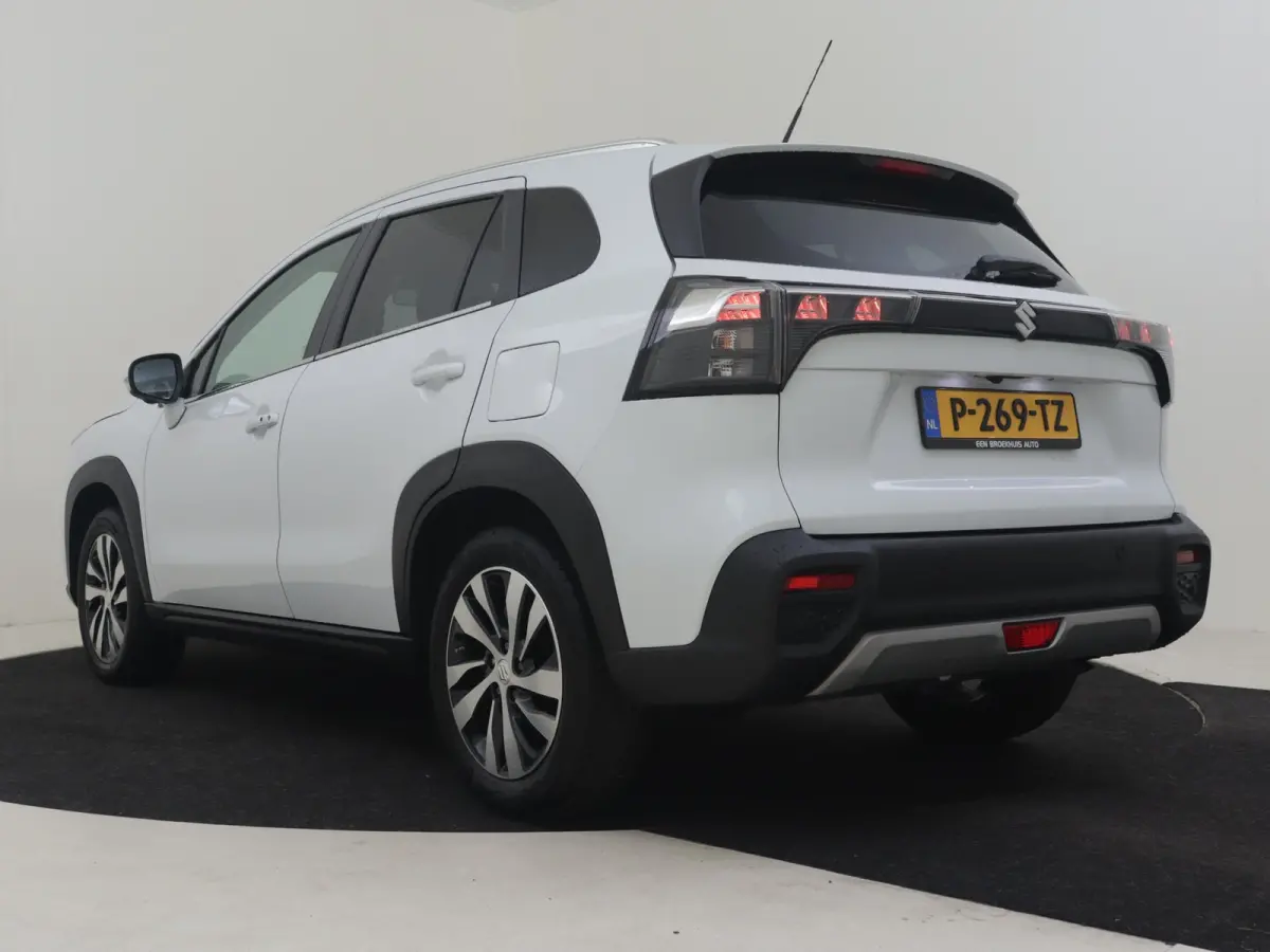 1.4 Boosterjet Style Smart Hybrid 130PK AUTO | 360gr Camera | Cruise control adapt | Stoelverw | App Connect | Climate control | Keyless | Dodehoek | NAVI | DAB | LED | 17"LMV
