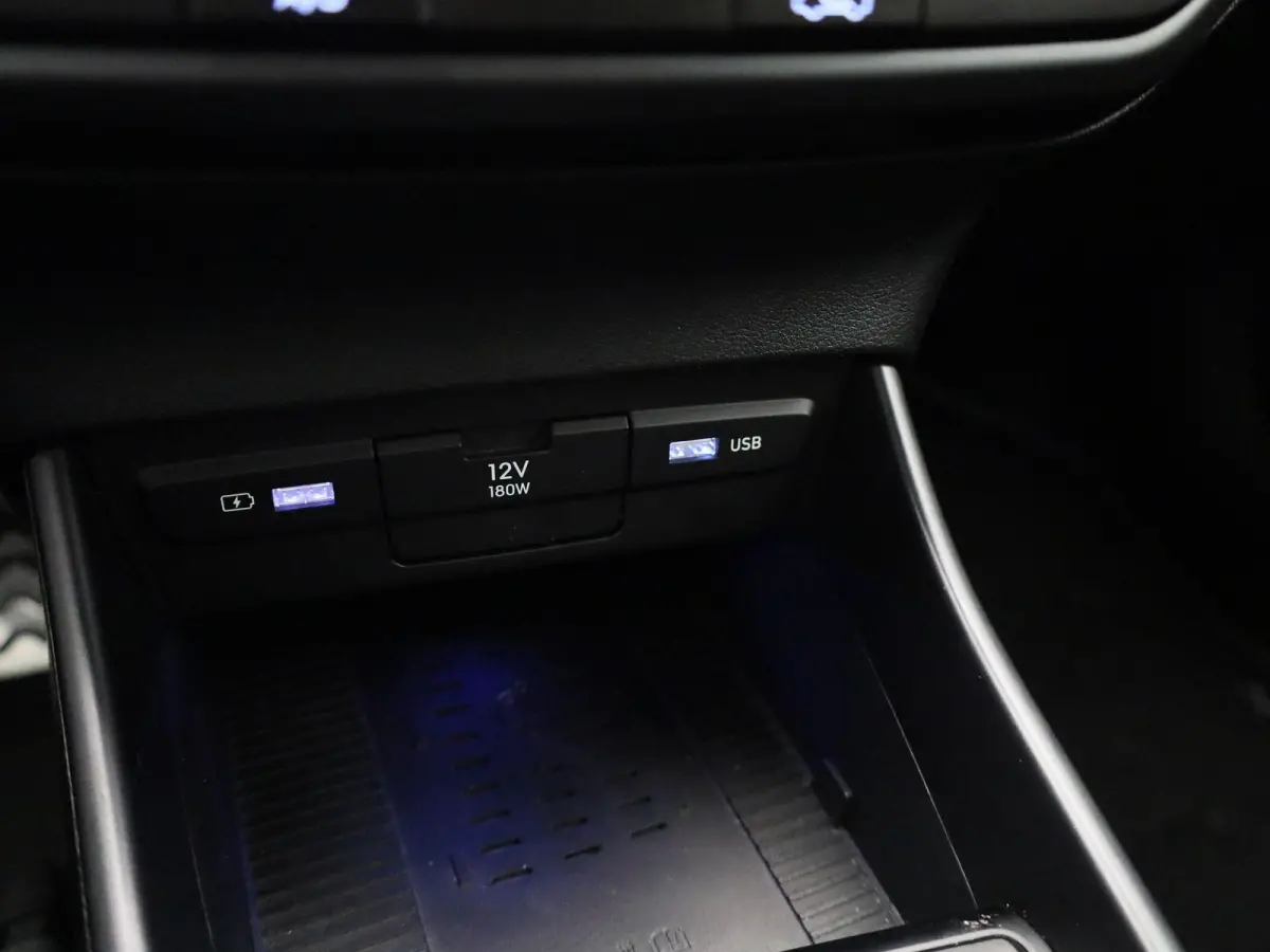 1.0 T-GDI Comfort APPLE CARPLAY | CAMERA | LMV | RADIO | BLUETOOTH | CRUISE | AIRCO | 12 MAANDEN BOVAG GARANTIE |