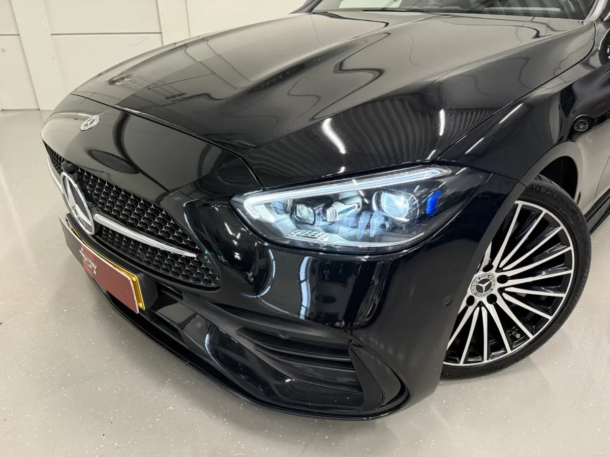 200 AMG Line PANO/HEAD-UP/VOL-LEER/LASER-LED/360CAMERA/19"AMG/MEMORY+MASSAGE/KEYLESS/CARPLAY/SFEER/CARBON-INLEG/DONKERE-HEMEL/EL.A.KLEP/ORIG.NL AUTO