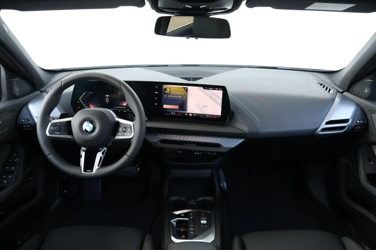 120 M Sport Design Edition | Sport Pakket Pro | Invidual Chalk | Panorama Dak | Harman Kardon | Elektr. Achterklep | Driving Assistant Plus | Comforttoegang |