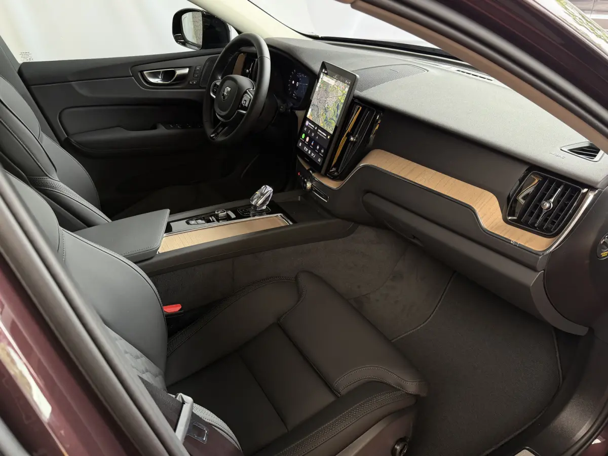2.0 T8 455PK AWD PLUS DARK NIEUWE AUTO HARMAN KARDON 360.CAM STOEL/STUUR VERW LEER MULBERRY METALLIC