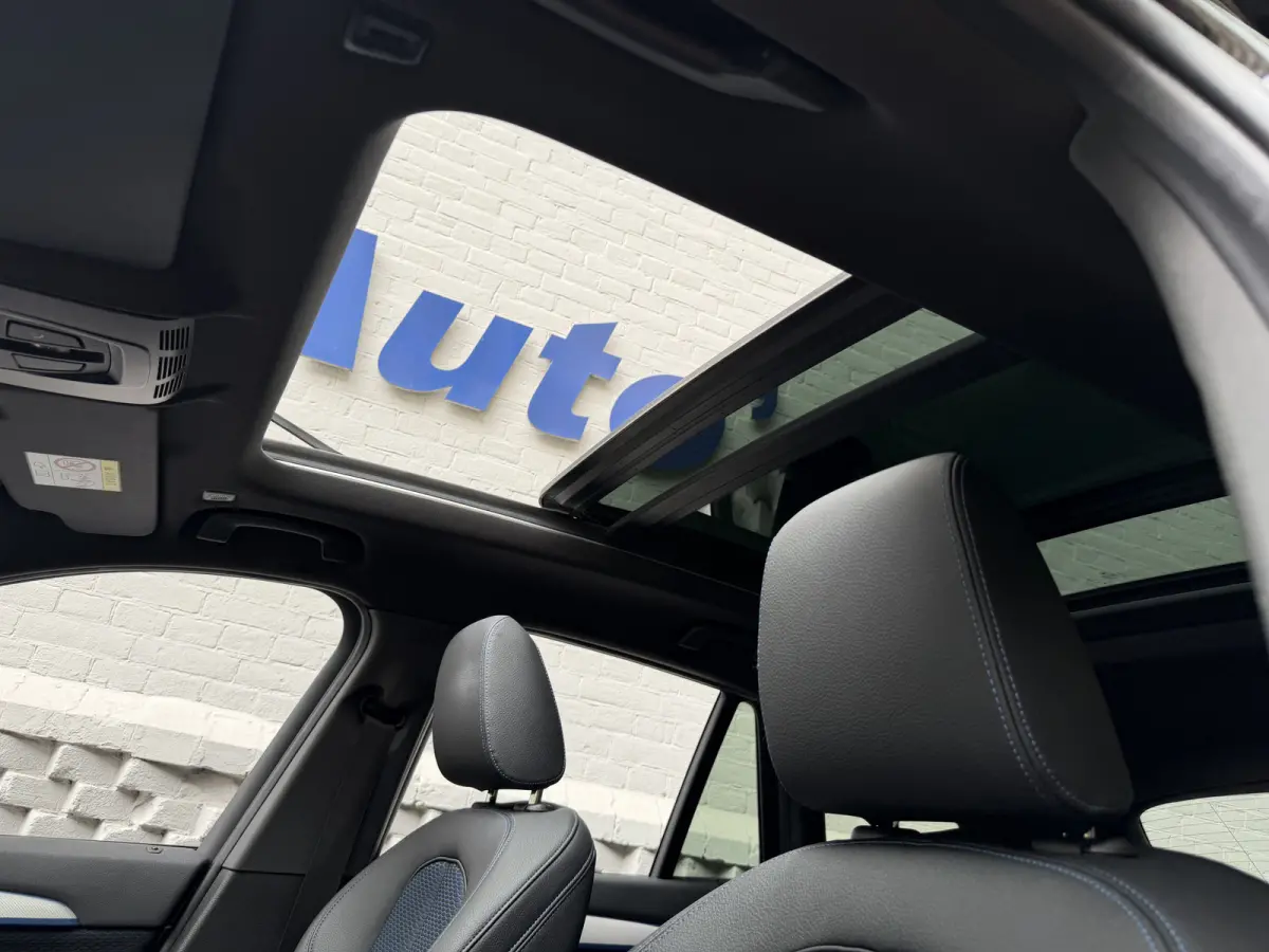 sDrive20i High Executive M sport Black edition Panorama dak Carplay