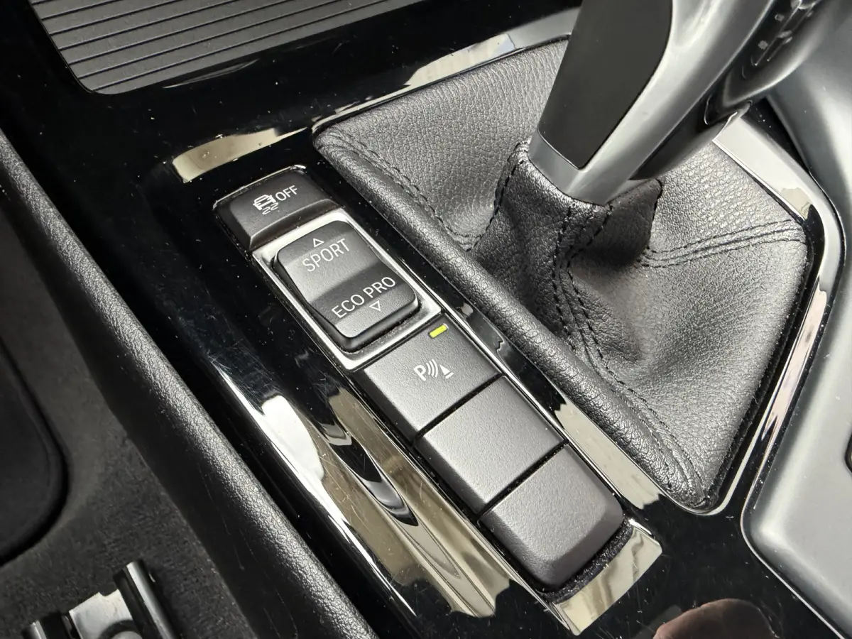 sDrive20i High Executive M sport Black edition Panorama dak Carplay