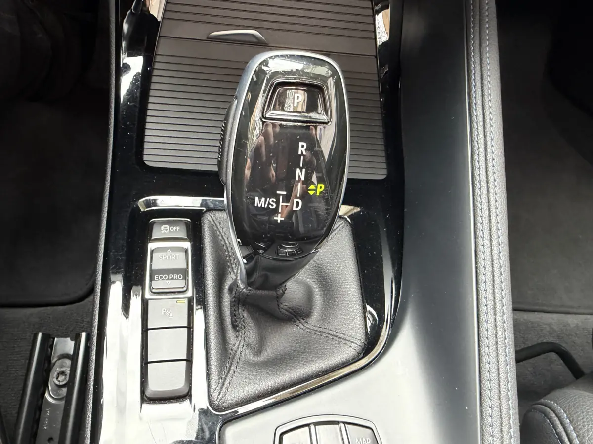 sDrive20i High Executive M sport Black edition Panorama dak Carplay