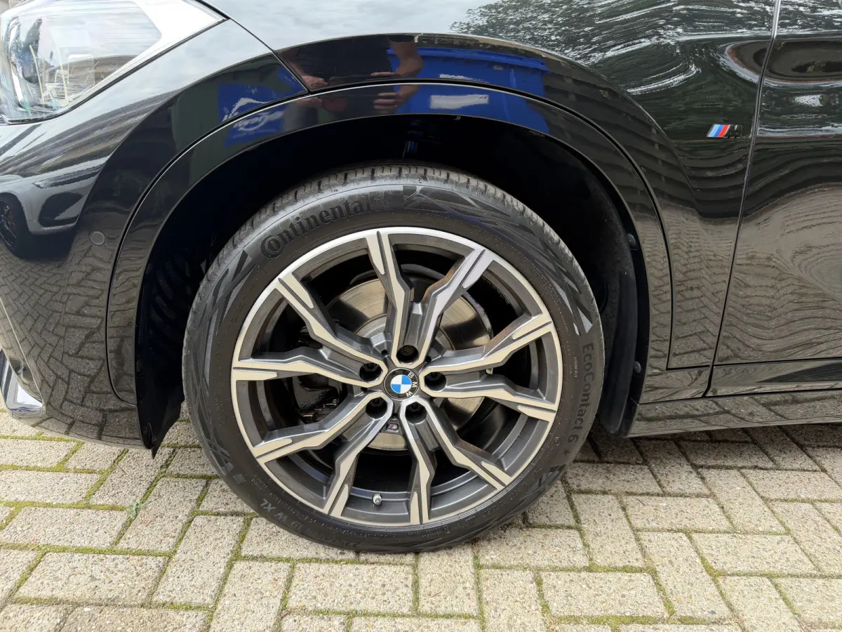 sDrive20i High Executive M sport Black edition Panorama dak Carplay