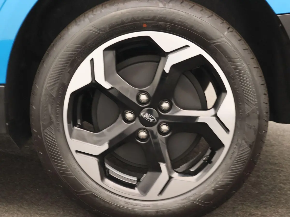 Limited 44 kWh | ADAPTIEVE CRUISE CONTROL | STOEL, STUUR EN VOORRUITVERWARMING | NAVIGATIE | TREKHAAK