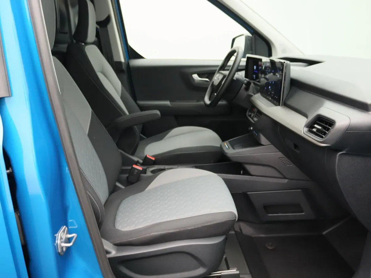 Limited 44 kWh | ADAPTIEVE CRUISE CONTROL | STOEL, STUUR EN VOORRUITVERWARMING | NAVIGATIE | TREKHAAK