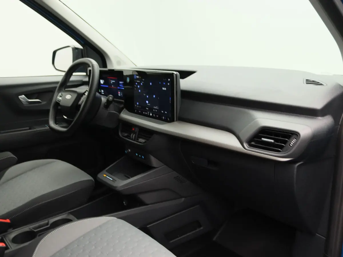 Limited 44 kWh | ADAPTIEVE CRUISE CONTROL | STOEL, STUUR EN VOORRUITVERWARMING | NAVIGATIE | TREKHAAK