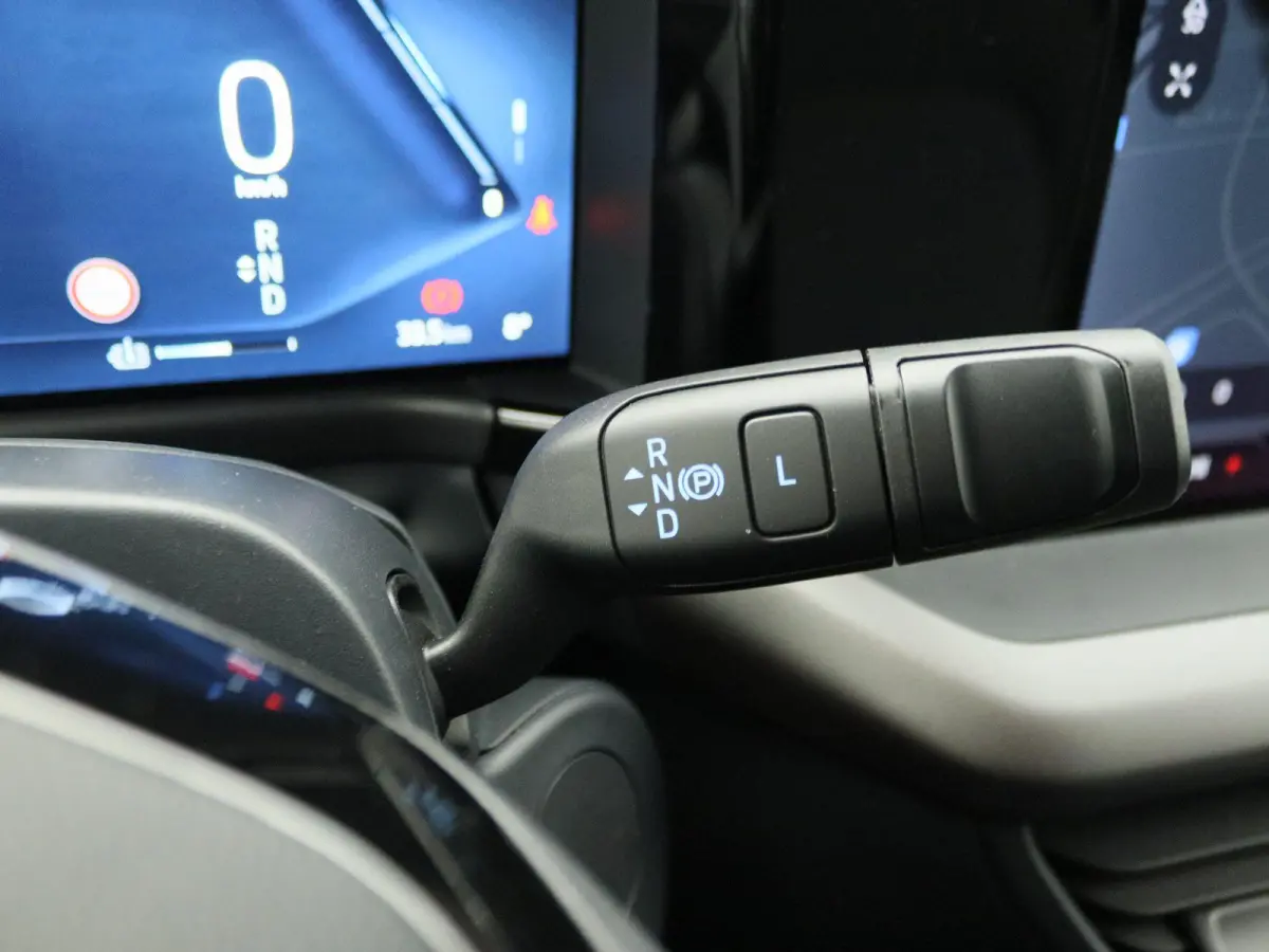 Limited 44 kWh | ADAPTIEVE CRUISE CONTROL | STOEL, STUUR EN VOORRUITVERWARMING | NAVIGATIE | TREKHAAK