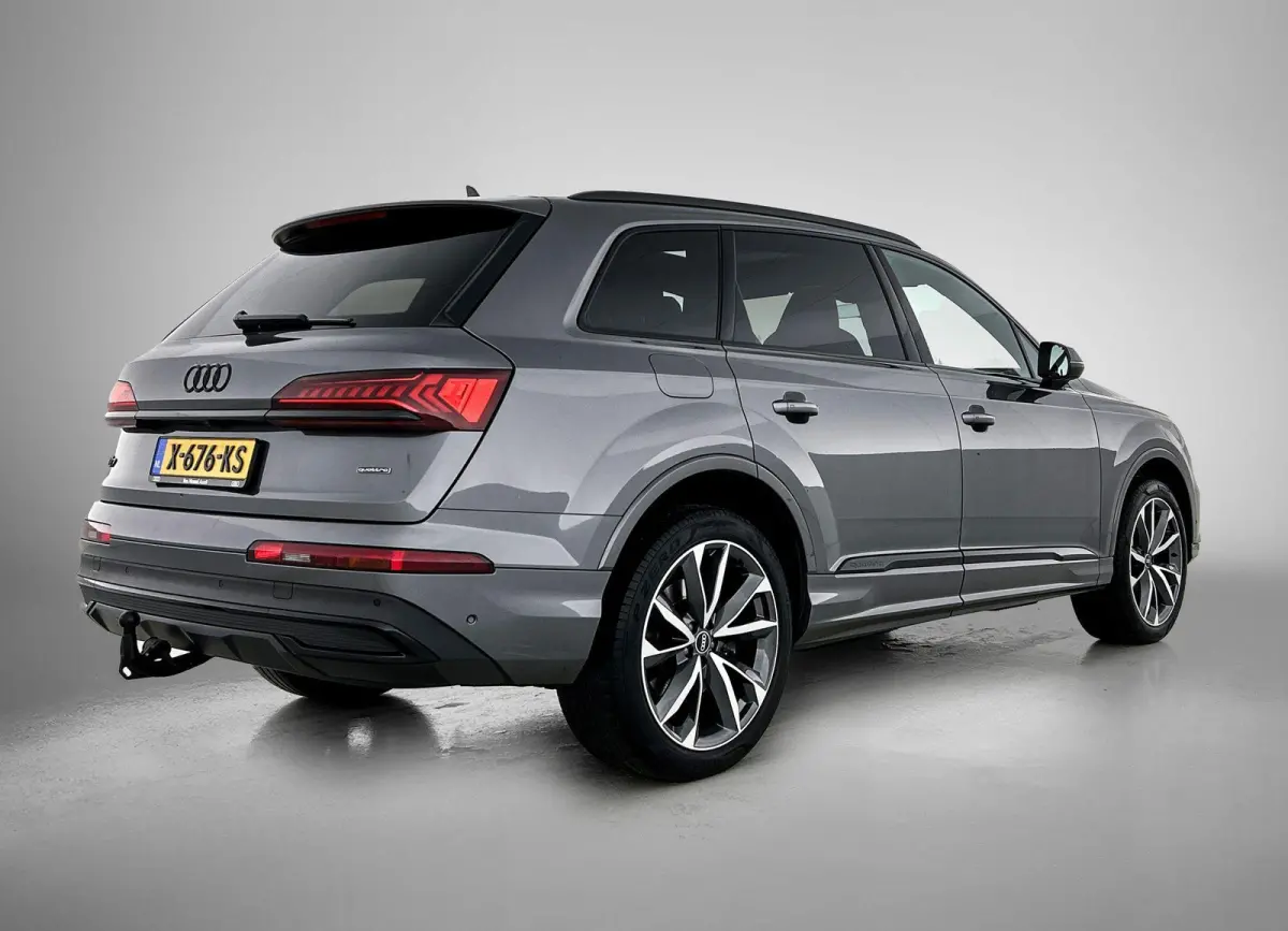 55 TFSI e quattro Pro Line 381 PK | S-line | Panoramadak | Camera | Bang & Olufsen sound system | Adaptive cruise control | Adaptive air suspension | Trekhaak |