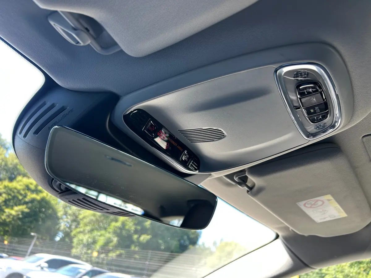2.0 T4 Momentum | Pilot Assist | BLIS | Memory | Leder | Standkachel | Stoel- & stuurverwarming | CarPlay |