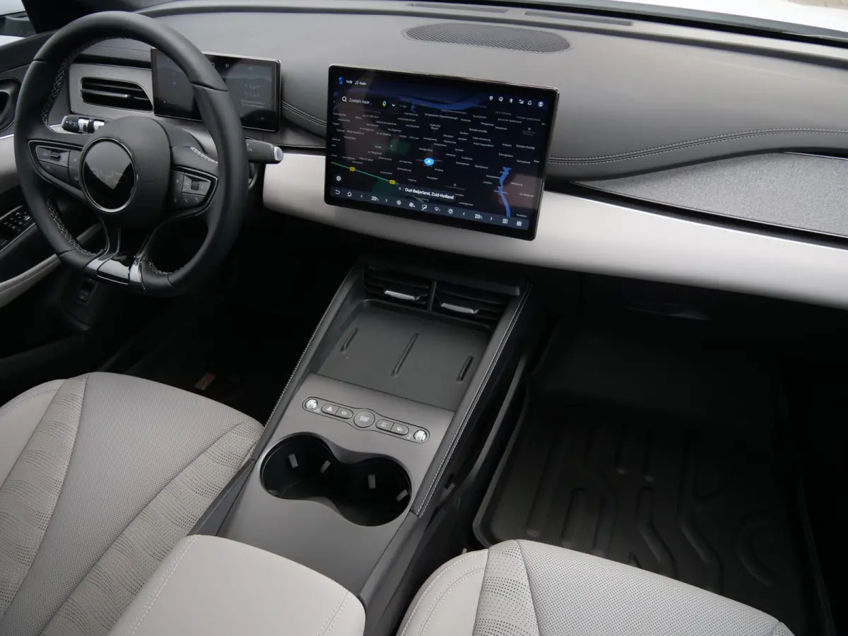 1.5 DM-i Boost 184 Pk Automaat Navi / Apple Carplay / DAB / Camera