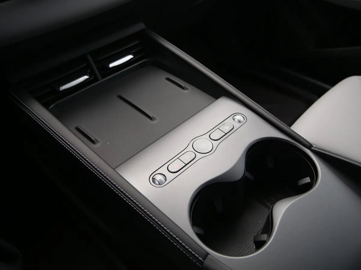 1.5 DM-i Boost 184 Pk Automaat Navi / Apple Carplay / DAB / Camera
