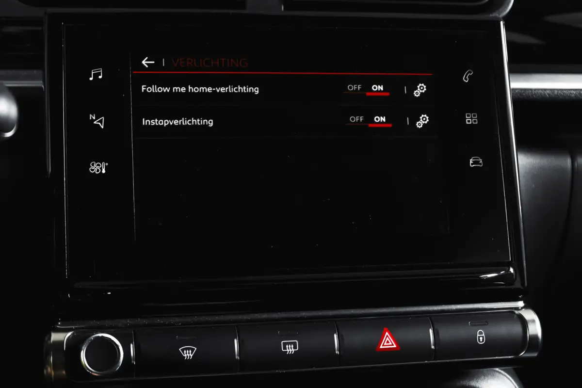 1.2 PureTech 82 PK Feel Edition | Cruise | PDC | App. Connect | ECC | LM 16" |