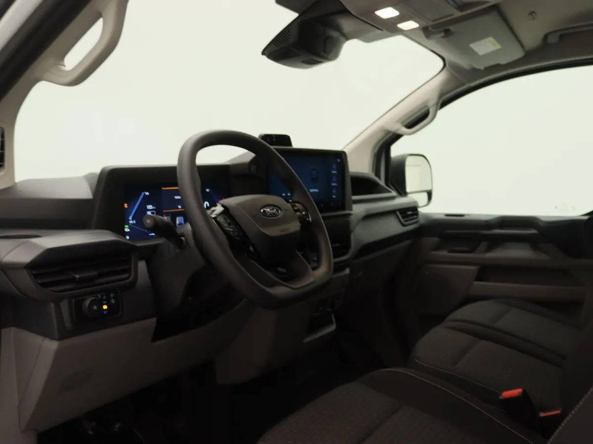 340 L2H1 Trend 71 kWh | Laadvloer bescherming | Trekhaakvoorbereiding | All Weather banden | LED laadruimteverlichting | Bekleding zijwand en achterdeuren |