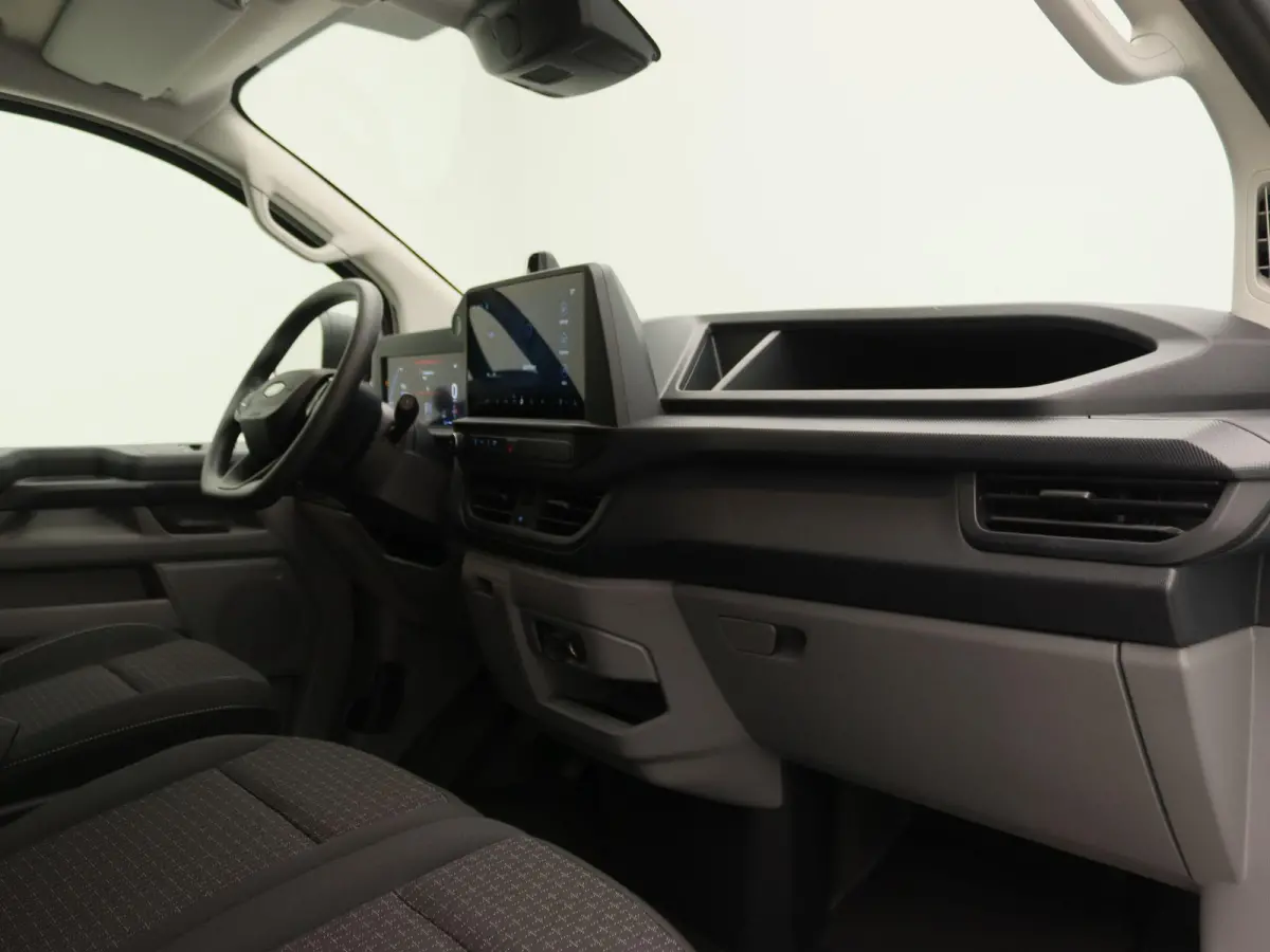 340 L2H1 Trend 71 kWh | Laadvloer bescherming | Trekhaakvoorbereiding | All Weather banden | LED laadruimteverlichting | Bekleding zijwand en achterdeuren |