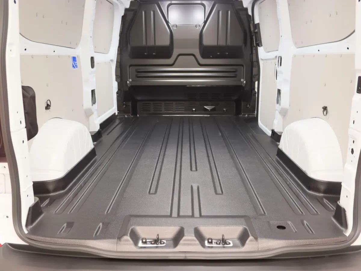 340 L2H1 Trend 71 kWh | Laadvloer bescherming | Trekhaakvoorbereiding | All Weather banden | LED laadruimteverlichting | Bekleding zijwand en achterdeuren |