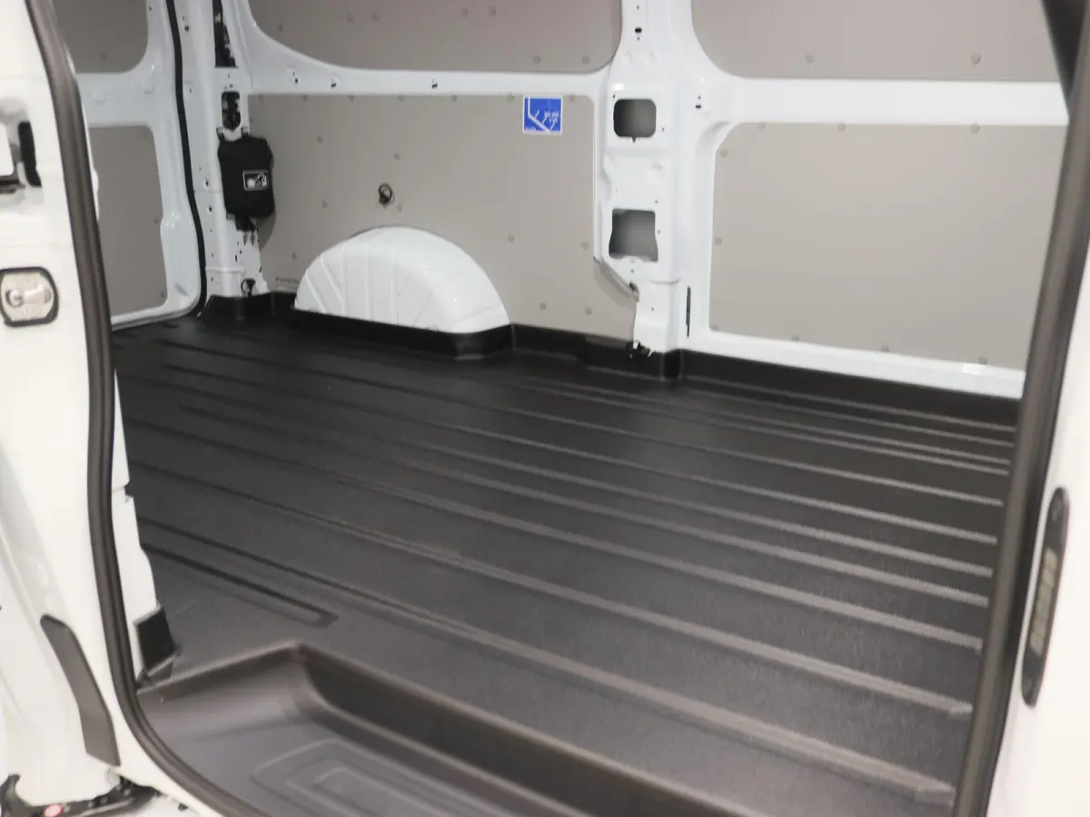 340 L2H1 Trend 71 kWh | Laadvloer bescherming | Trekhaakvoorbereiding | All Weather banden | LED laadruimteverlichting | Bekleding zijwand en achterdeuren |