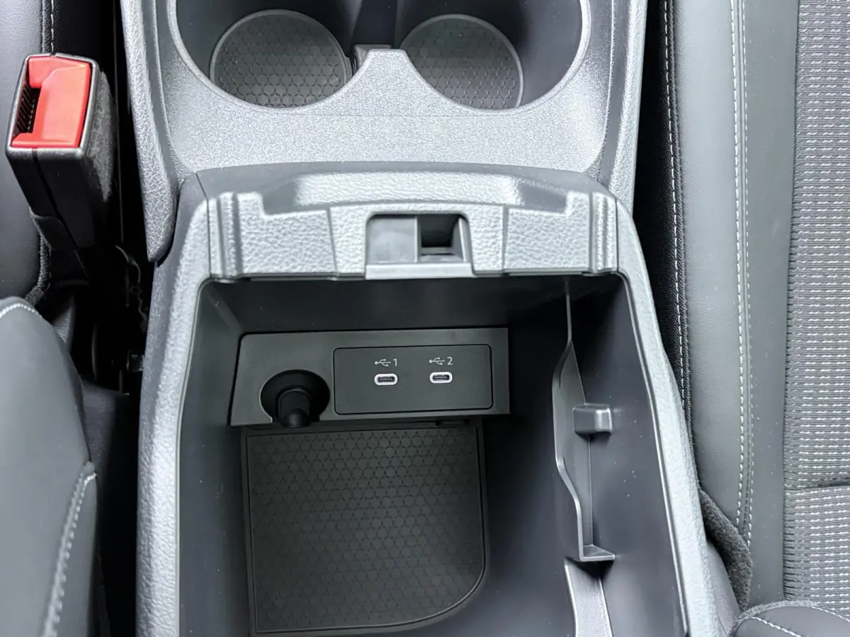 1.5 e-Power N-Connecta | €3.000,- Voorraadvoordeel! | Modeljaar 2026 | Panoramadak | Cold Pack | 1/2 Lederen bekleding