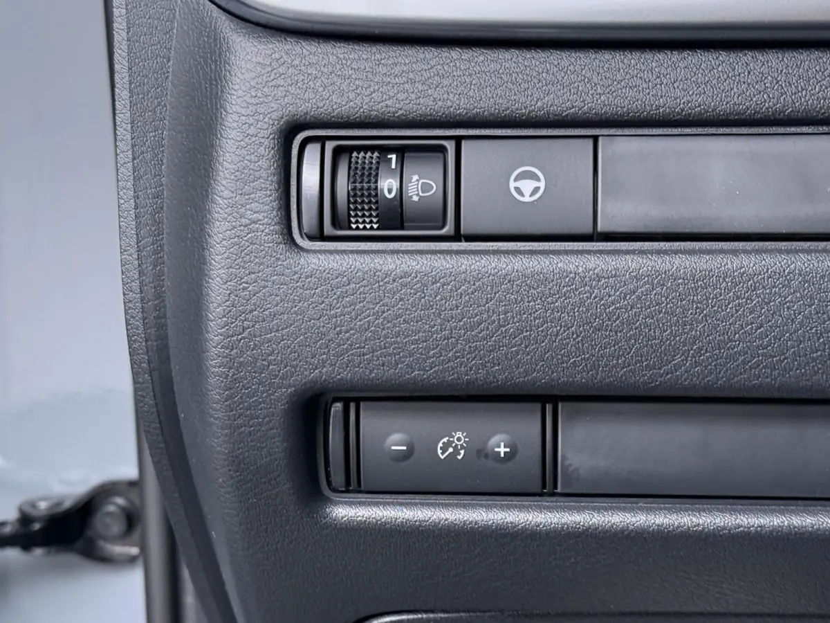 1.5 e-Power N-Connecta | €3.000,- Voorraadvoordeel! | Modeljaar 2026 | Panoramadak | Cold Pack | 1/2 Lederen bekleding