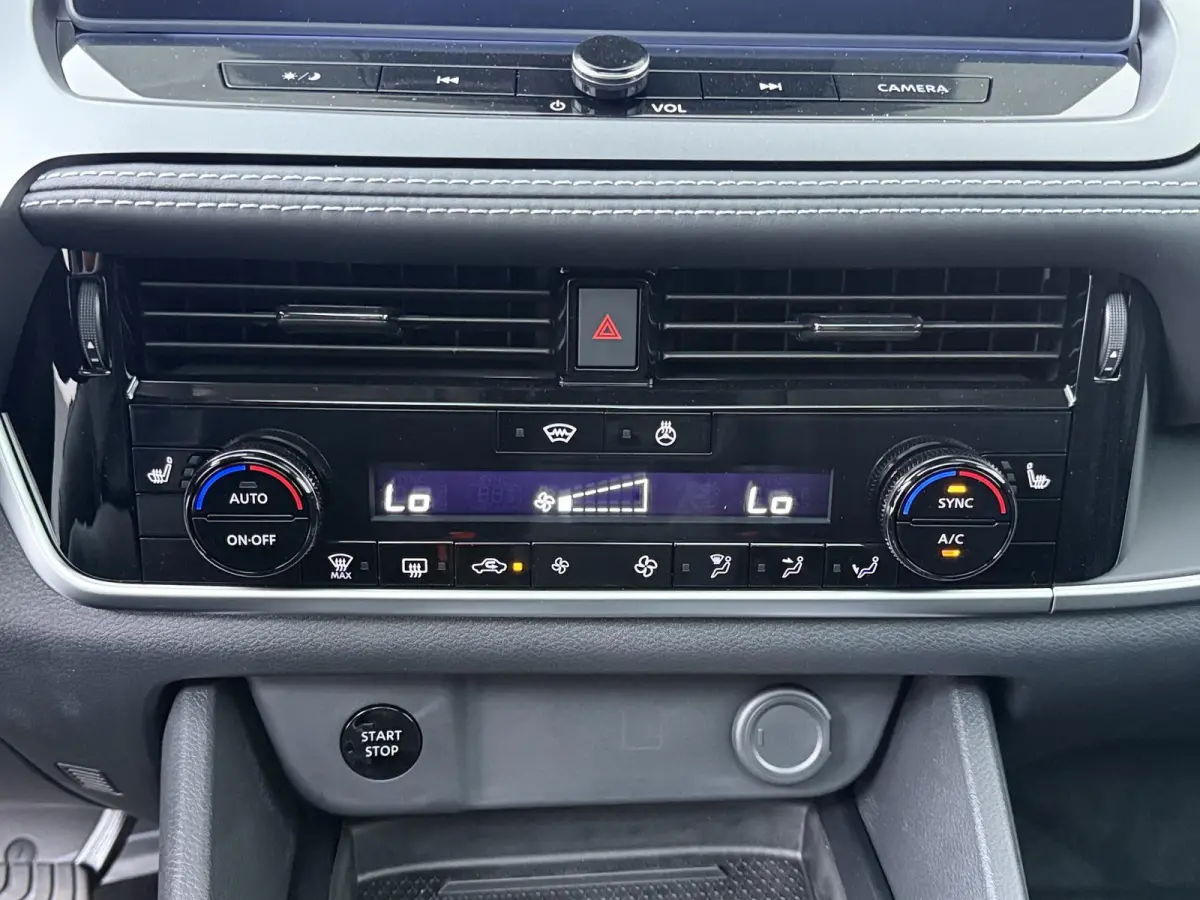 1.5 e-Power N-Connecta | €3.000,- Voorraadvoordeel! | Modeljaar 2026 | Panoramadak | Cold Pack | 1/2 Lederen bekleding