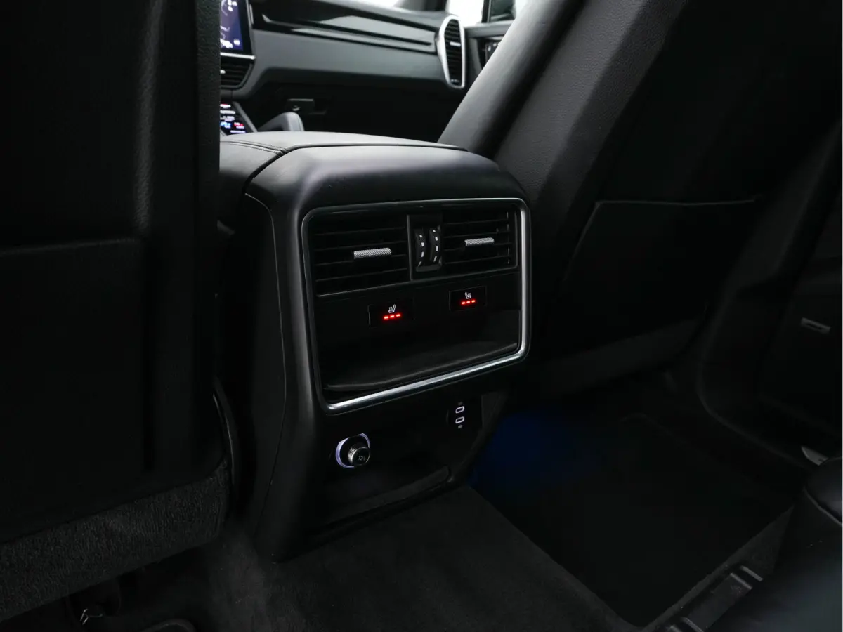 3.0 E-Hybrid AWD (Plug-in) {SoH-100%} (INCL-BTW) *PANO | LEATHER | FULL-LED | SPORTCHRONO | MEMORY-PACK | BOSE-AUDIO | TOPVIEW | HEATED/VENTILATED-SPORTSEATS | DAB | NAVI-FULLAMP | PRIVACY-G