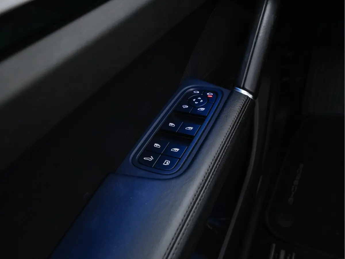 3.0 E-Hybrid AWD (Plug-in) {SoH-100%} (INCL-BTW) *PANO | LEATHER | FULL-LED | SPORTCHRONO | MEMORY-PACK | BOSE-AUDIO | TOPVIEW | HEATED/VENTILATED-SPORTSEATS | DAB | NAVI-FULLAMP | PRIVACY-G
