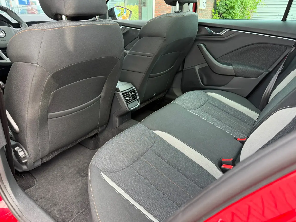 1.0 TSI First Edition - Panodak - Winterpakket - Climate - Org.NL