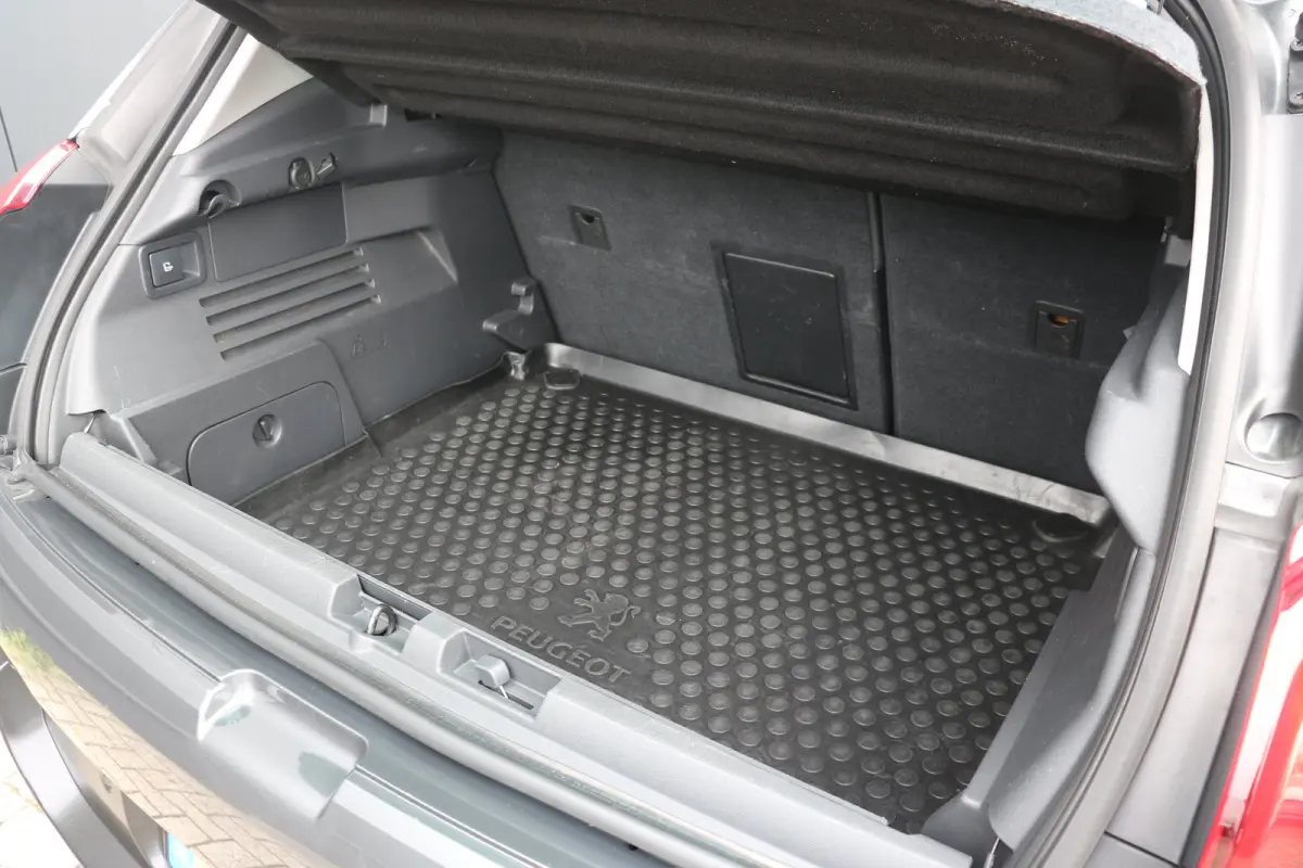 1.2 PureTech Allure | Navi | Camera | Panoramadak | Cruise control | PDC V+A | Clima | LMV 17"|