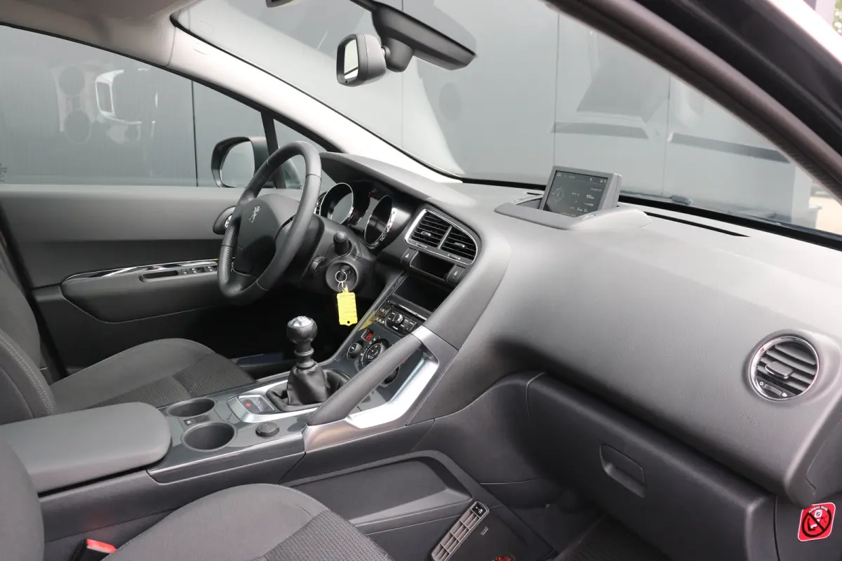 1.2 PureTech Allure | Navi | Camera | Panoramadak | Cruise control | PDC V+A | Clima | LMV 17"|
